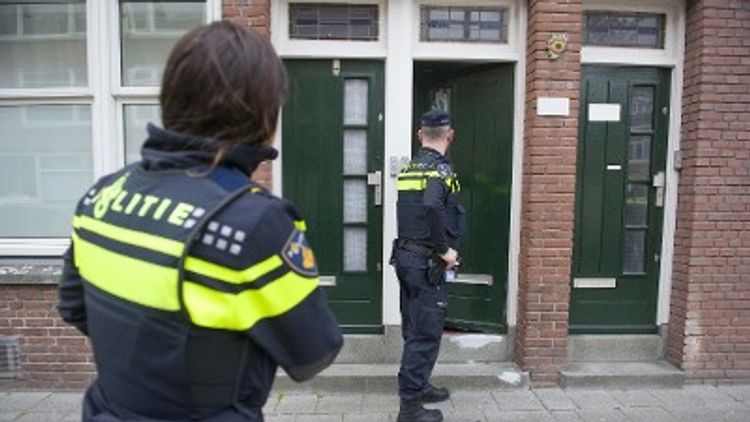 Enschede - Politie onderzoekt schietincident Schipbeekstraat